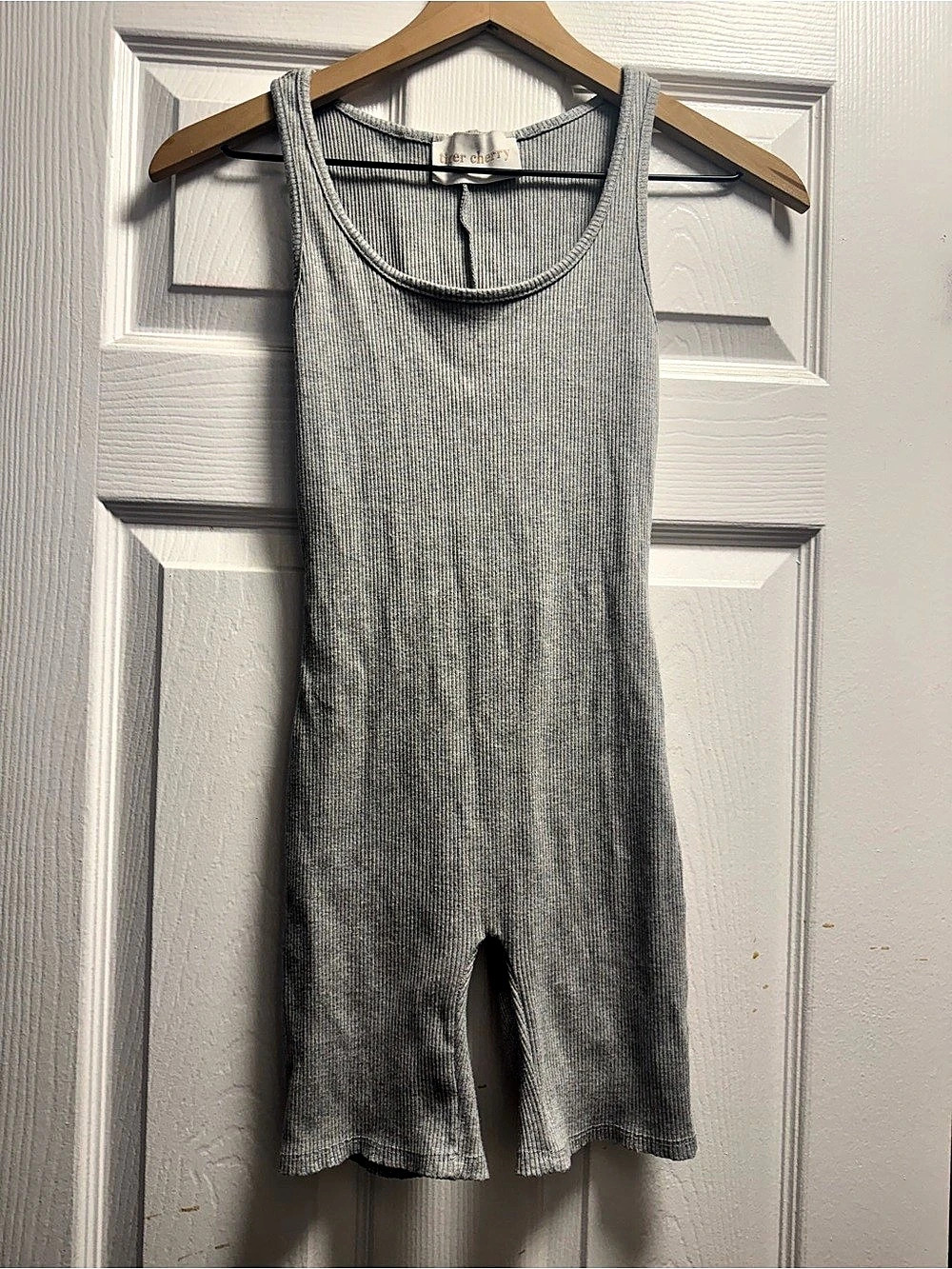 tiger cherry Gray Ribbed Romper Like New